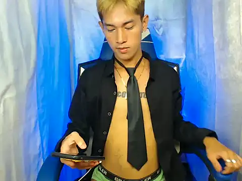 riks tyler online show from November 12, 2025, 11:32 am