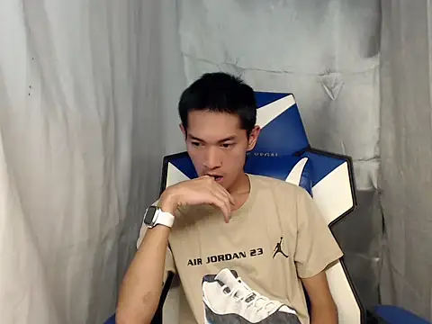 Snapshot of riks_tyler chatting on March 27, 2026, 6:29 pm riks tyler online show from March 27, 2026, 6:29 pm
