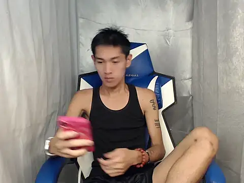 Snapshot of riks_tyler chatting on May 4, 2026, 4:03 pm riks tyler online show from May 4, 2026, 4:03 pm