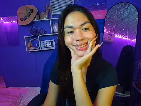 urgirljane online show from June 24, 2026, 1:43 pm