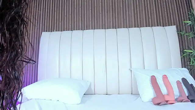 SandraMilerr online show from October 15, 2025, 4:12 am