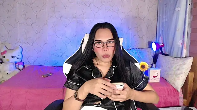 Snapshot of TssluttyNikka chatting on April 11, 2026, 12:53 pm TssluttyNikka online show from April 11, 2026, 12:53 pm