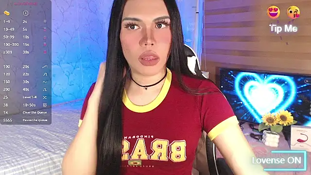 Snapshot of TssluttyNikka chatting on May 13, 2026, 11:51 am TssluttyNikka online show from May 13, 2026, 11:51 am