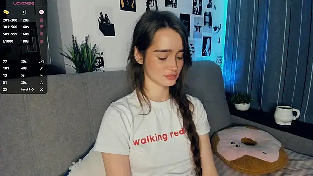 Snapshot of lovelyalivia chatting on October 22, 2025, 9:31 am lovelyalivia online show from October 22, 2025, 9:31 am