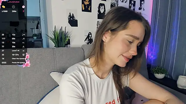 Snapshot of lovelyalivia chatting on October 26, 2025, 9:15 am lovelyalivia online show from October 26, 2025, 9:15 am