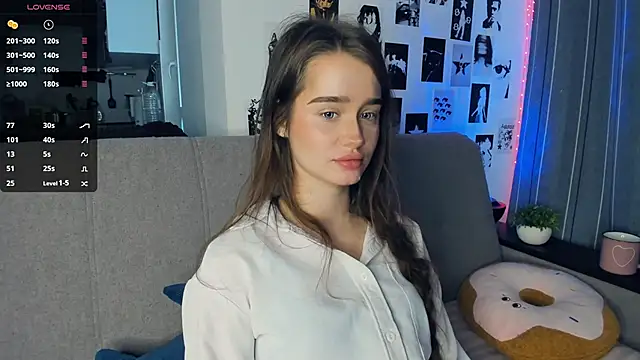 Snapshot of lovelyalivia chatting on November 5, 2025, 10:04 am lovelyalivia online show from November 5, 2025, 10:04 am