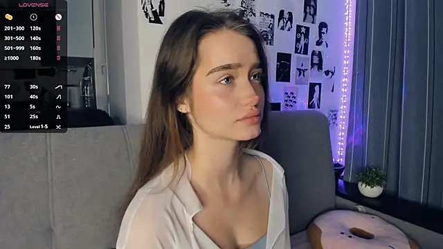 Snapshot of lovelyalivia chatting on November 10, 2025, 9:08 am lovelyalivia online show from November 10, 2025, 9:08 am