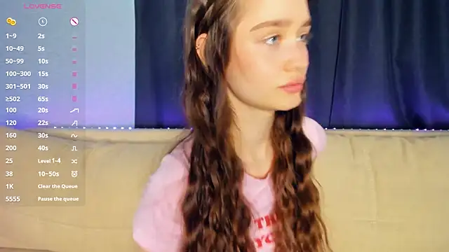 lovelyalivia online show from April 8, 2026, 8:03 am