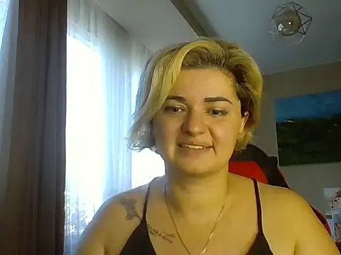 Snapshot of Wymini chatting on September 16, 2025, 11:11 am Wymini online show from September 16, 2025, 11:11 am