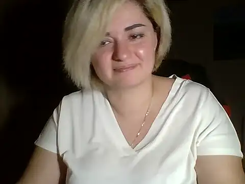 Snapshot of Wymini chatting on October 5, 2025, 9:34 pm Wymini online show from October 5, 2025, 9:34 pm