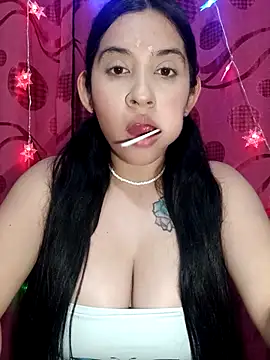 Snapshot of VALENTINA_ROUSE_ chatting on October 23, 2025, 12:32 am VALENTINA ROUSE  online show from October 23, 2025, 12:32 am