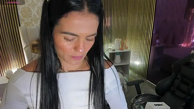 Rosalind tay online show from October 4, 2025, 11:41 am