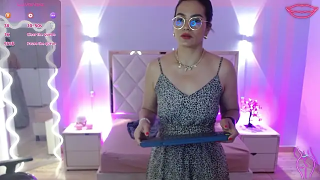 Snapshot of Rosalind_tay chatting on February 24, 2026, 11:30 am Rosalind tay online show from February 24, 2026, 11:30 am