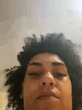 morenaluaa online show from November 24, 2025, 11:37 pm