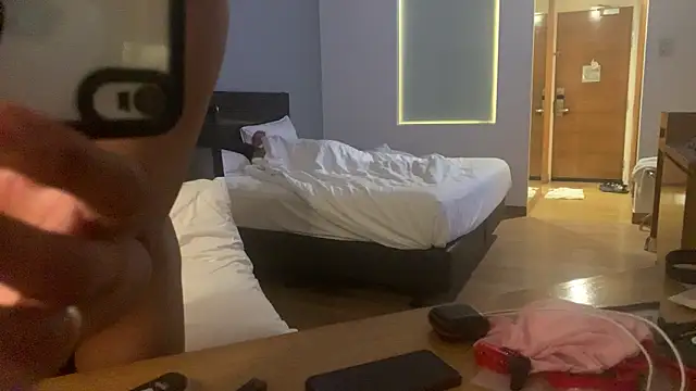 Snapshot of Ayie1822@xh chatting on February 15, 2026, 10:06 pm Ayie1822xh online show from February 15, 2026, 10:06 pm