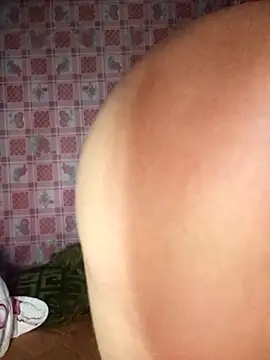 Snapshot of Ladygirl_x chatting on October 28, 2025, 6:54 pm Ladygirl x online show from October 28, 2025, 6:54 pm