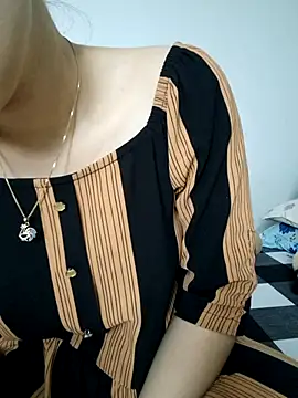 Suna Lina online show from September 17, 2025, 4:03 am