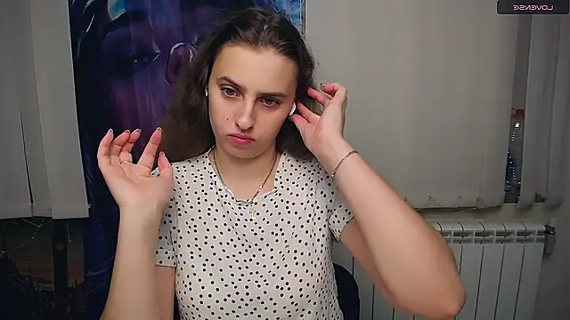 AmandaDimond  online show from October 20, 2025, 8:15 am