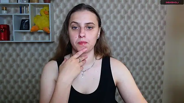 AmandaDimond  online show from May 12, 2026, 10:34 am