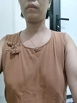 love sexy090 online show from June 17, 2026, 12:02 am