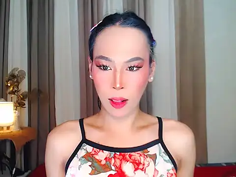 Snapshot of Savanna_White chatting on October 10, 2025, 12:31 am Savanna White online show from October 10, 2025, 12:31 am