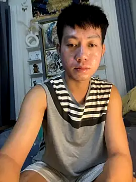 Snapshot of xshyboyx chatting on October 18, 2025, 12:28 pm xshyboyx online show from October 18, 2025, 12:28 pm