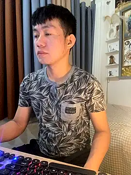 xshyboyx online show from November 20, 2025, 2:01 am