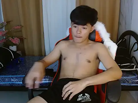 YourNaughtyTwink 69 online show from April 25, 2026, 2:25 pm