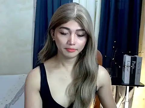 Kelly Holly online show from September 18, 2025, 1:51 am