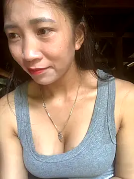 ThiHa003 online show from October 7, 2025, 4:42 am