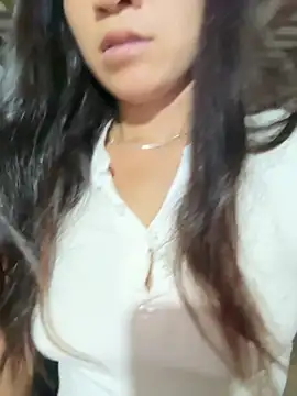 ThiHa003 online show from May 6, 2026, 10:59 pm