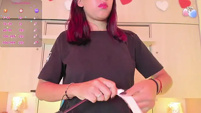 Snapshot of CamiGox chatting on October 24, 2025, 8:05 pm CamiGox online show from October 24, 2025, 8:05 pm