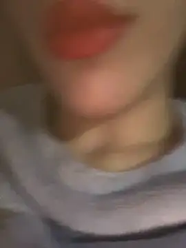 Mimisixo online show from November 19, 2025, 10:32 pm