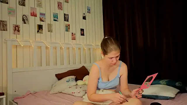 BeatrixCarIeton online show from December 20, 2025, 8:16 pm