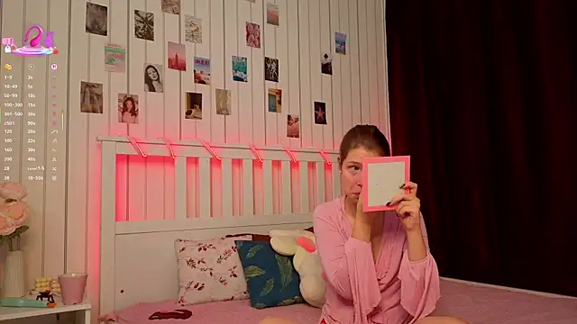 BeatrixCarIeton online show from December 21, 2025, 8:16 pm