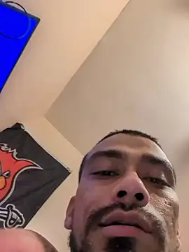 Snapshot of Cnutt310 chatting on January 8, 2026, 12:35 am Cnutt310 online show from January 8, 2026, 12:35 am