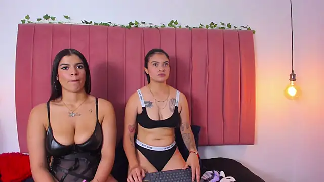 ana foxi online show from March 26, 2026, 8:36 pm