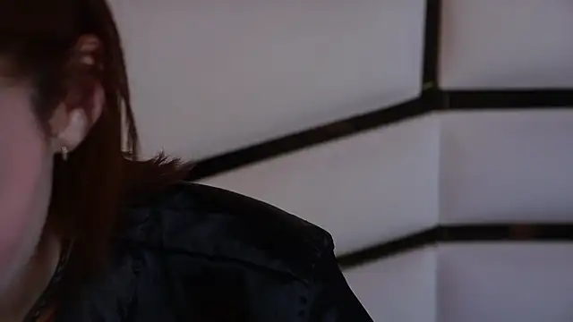 ambar rosse25 online show from March 15, 2026, 11:49 am