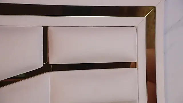 ambar rosse25 online show from March 19, 2026, 11:36 am