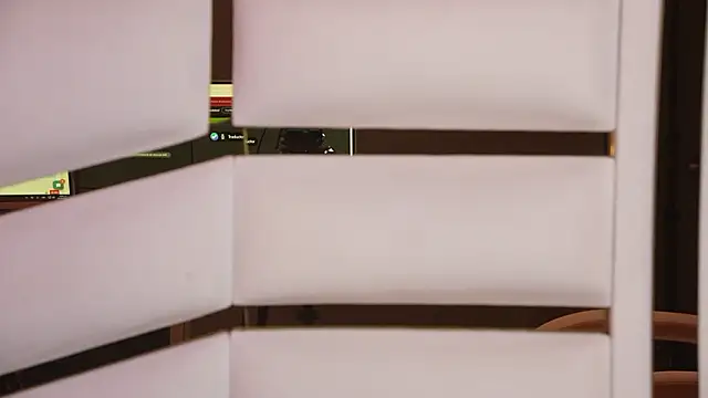 ambar rosse25 online show from March 26, 2026, 11:38 am