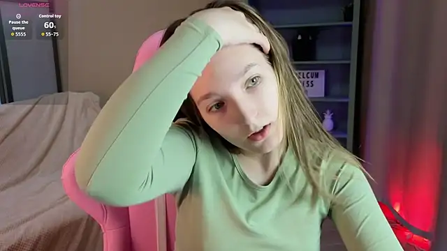 Snapshot of Mia_Myles chatting on September 21, 2025, 10:06 am Mia Myles online show from September 21, 2025, 10:06 am