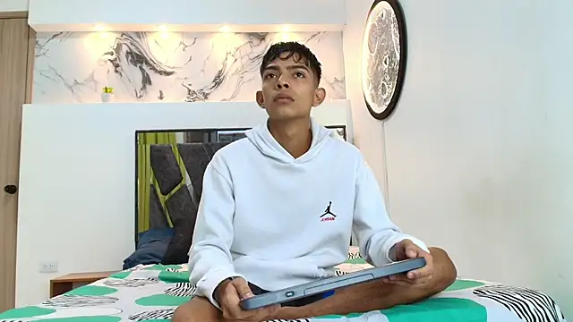 PRETTY SEX1 online show from September 20, 2025, 7:09 am