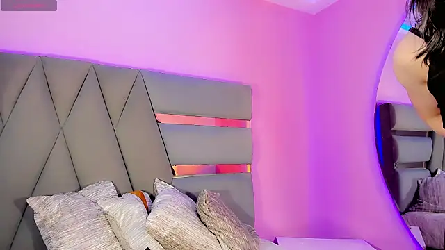 Snapshot of SabrinaAbasali chatting on November 3, 2025, 8:43 pm SabrinaAbasali online show from November 3, 2025, 8:43 pm