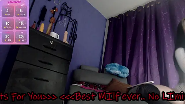 angierot2025 online show from February 11, 2026, 7:41 pm