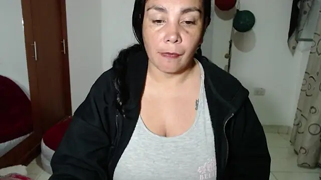 Vivian milf paint online show from September 16, 2025, 3:18 am