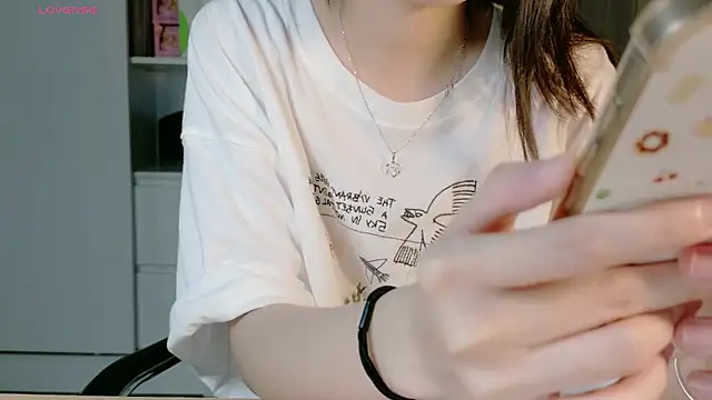 Snapshot of Ryeon_99 chatting on April 4, 2026, 3:16 am Ryeon 99 online show from April 4, 2026, 3:16 am