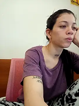 Snapshot of Paula_Alameda chatting on September 13, 2025, 1:22 pm Paula Alameda online show from September 13, 2025, 1:22 pm
