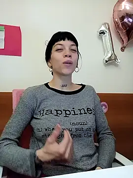 Snapshot of Paula_Alameda chatting on October 3, 2025, 12:07 am Paula Alameda online show from October 3, 2025, 12:07 am