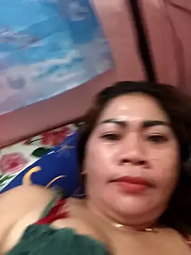 Snapshot of sexybitch_02 chatting on May 8, 2026, 11:59 am sexybitch 02 online show from May 8, 2026, 11:59 am
