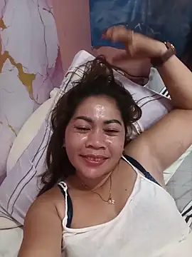 Snapshot of sexybitch_02 chatting on May 29, 2026, 7:50 am sexybitch 02 online show from May 29, 2026, 7:50 am